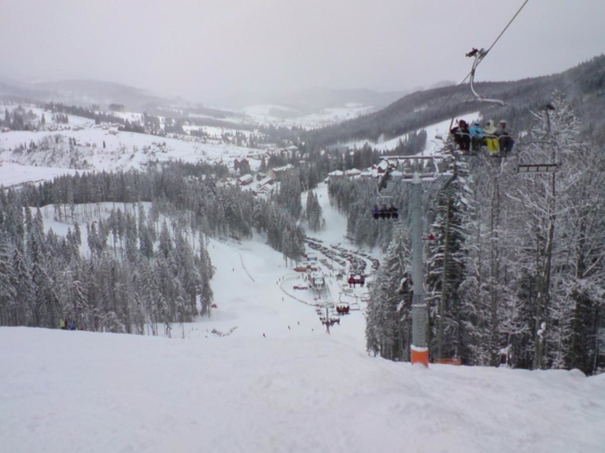 Дома для отпуска Goryanka Hotel Микуличин-33