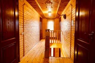 Дома для отпуска Goryanka Hotel Микуличин Дом с 7 комнатами-11